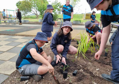 St Paul's Catholic School Students - establishing a Bush Food Garden 2022
