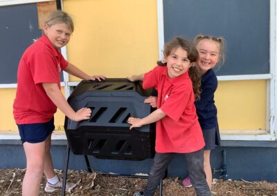 Ross Park Primary School’s ‘ReThink and RePlace Waste’ project set about increasing awareness among parents, teachers and families about food waste and how to recycle, repurpose and reducing their waste.